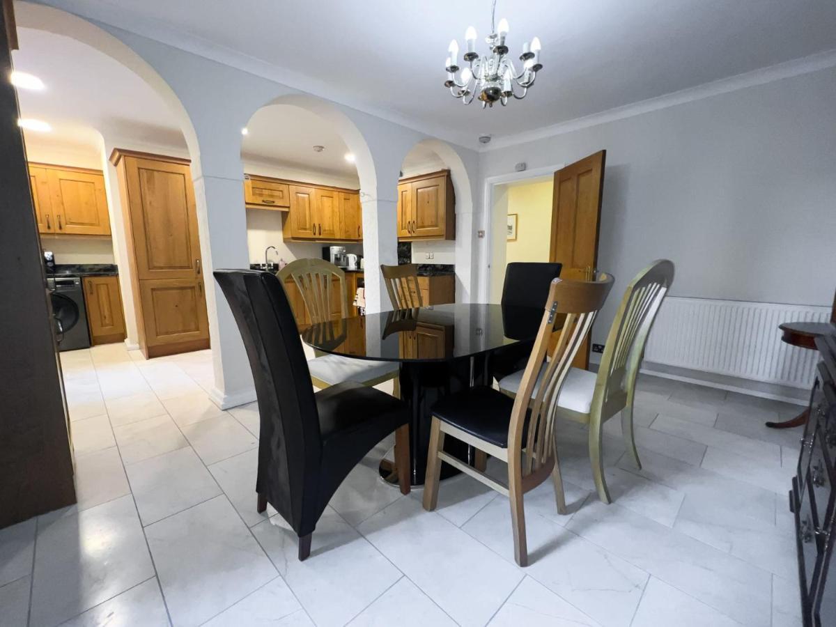 Spacious Flat Sleeps 8 Near Princes Street EDI Exterior foto